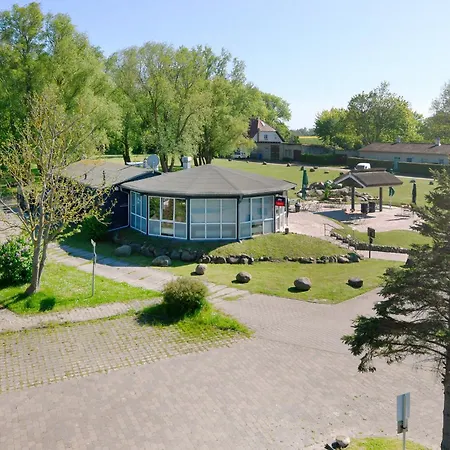 Am Gutspark Drankse Strandflieder アパート ドランスケ